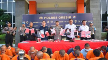 Polres Gresik Gelar Press Conference Asta Cita 100 Hari Presiden Indonesia, 18 Hari Berhasil Ungkas Kasus Judi hingga Narkoba